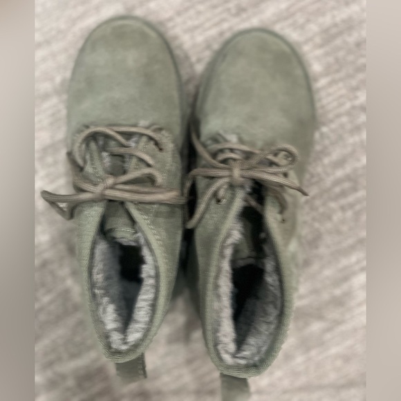 Green Ugg boots! - Picture 5 of 5